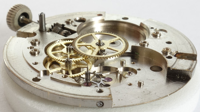 Seitenansicht des Räderwerks Bifora 103 SA neu: Seitenansicht des Räderwerks