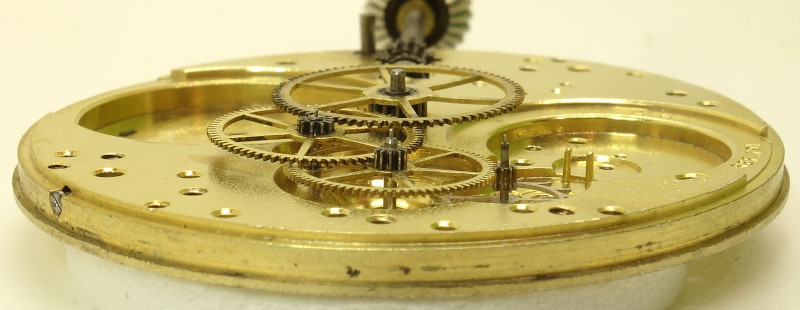 Seitenansicht des Räderwerks Cyma 791: Seitenansicht des Räderwerks