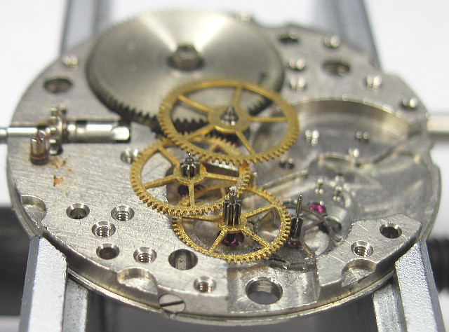 Seitenansicht des Räderwerks Elgin 687: Seitenansicht des Räderwerks